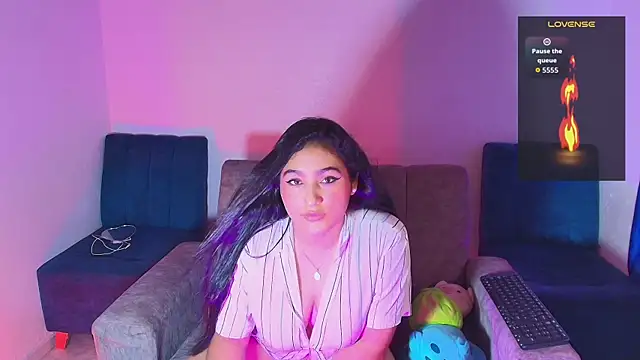 Lya dubois  online show from March 20, 6:35 pm