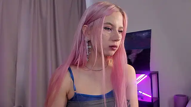 SimonaKaroly online show from February 4, 8:39 am