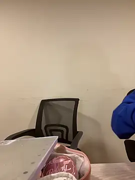 Sara Fernandez  online show from March 19, 2:10 pm