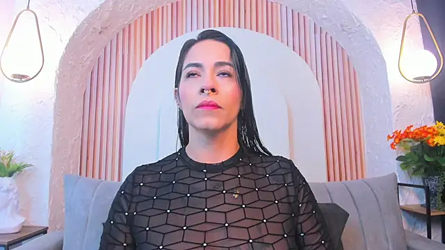 violet scott  online show from June 5, 10:43 am