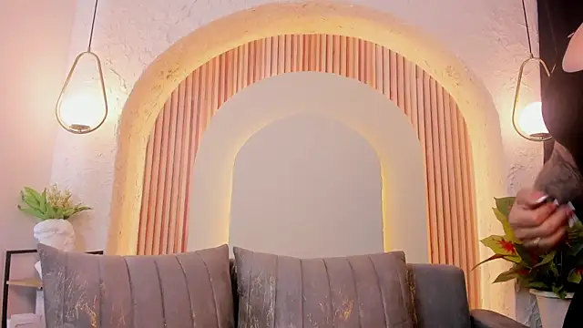 violet scott  online show from February 27, 10:59 am