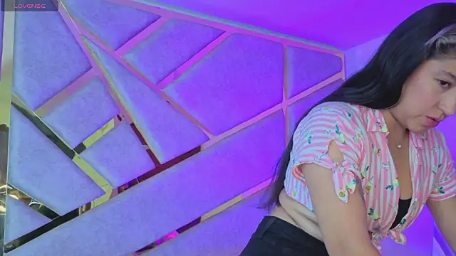 Dahiana Dmour  online show from February 21, 1:45 pm