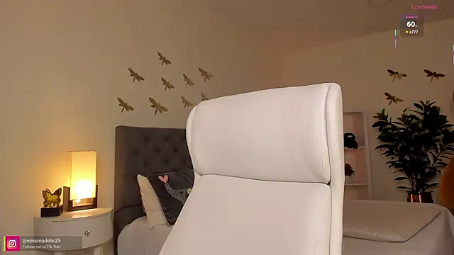 missvancouver online show from March 9, 12:41 pm