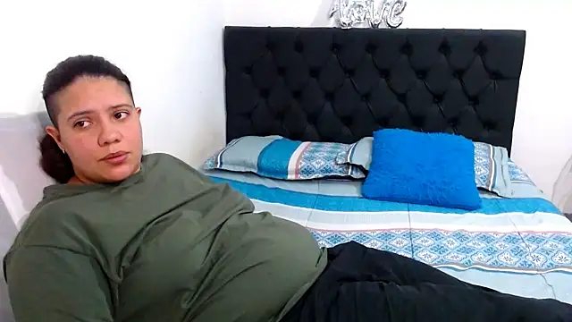 suzy paz online show from April 9, 10:15 pm