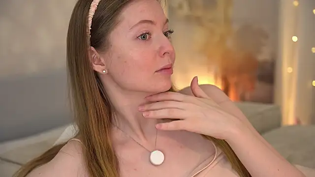 moan elisa online show from March 19, 12:04 am