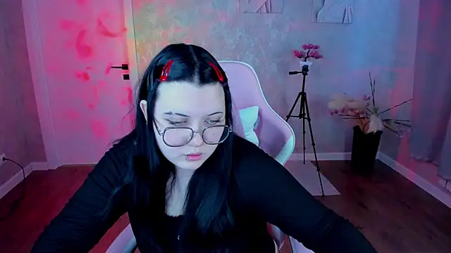 Kira G0ld online show from March 26, 1:19 am