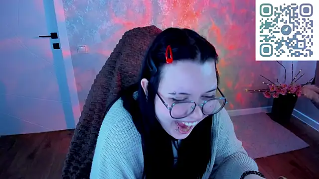 Kira G0ld online show from April 11, 6:30 am