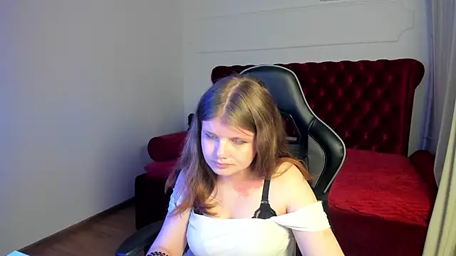 ChloeHalses online show from May 31, 6:09 pm