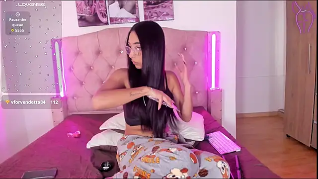 liittle  baby online show from February 6, 3:04 pm