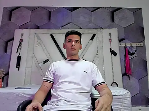 GoldenBoyM online show from May 26, 3:39 am