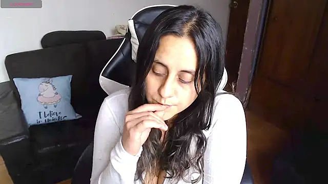 MeliisaRobers online show from April 19, 6:43 pm