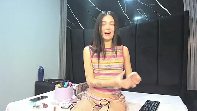 LunaSmithly online show from February 23, 3:11 pm