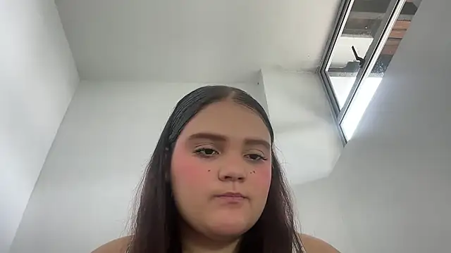 ImNovaSkye online show from February 9, 3:25 pm