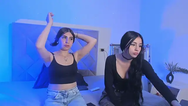 Chloe Miller 2 online show from February 16, 6:30 pm