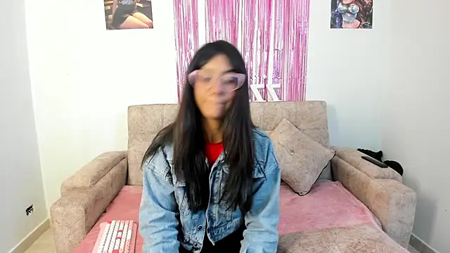 lila muak online show from April 20, 9:29 pm