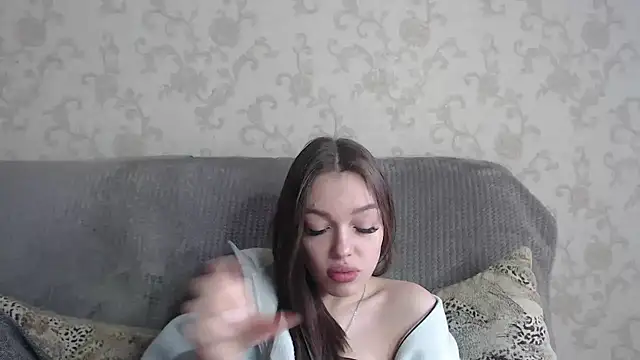 CandyGyrl online show from April 8, 8:16 am