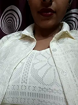 komalsharma99 online show from April 26, 1:09 pm