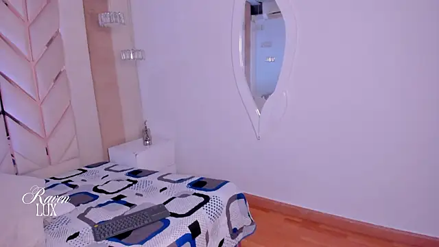 Raven Luxx online show from February 20, 6:26 am