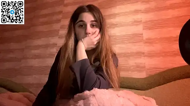 Snapshot of LovelySilk_63 chatting on February 28, 2:38 pm LovelySilk 63 online show from February 28, 2:38 pm