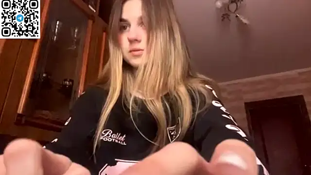 Snapshot of LovelySilk_63 chatting on February 25, 8:35 am LovelySilk 63 online show from February 25, 8:35 am