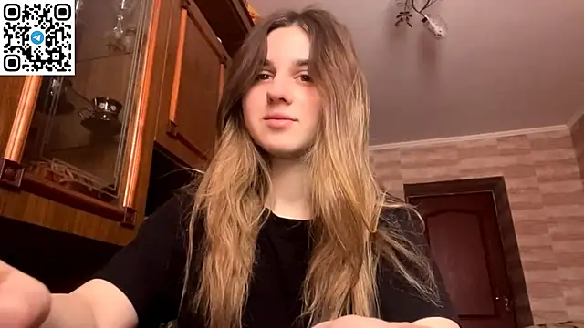 Snapshot of LovelySilk_63 chatting on February 23, 8:58 am LovelySilk 63 online show from February 23, 8:58 am