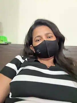 raavigirl online show from February 27, 6:24 am