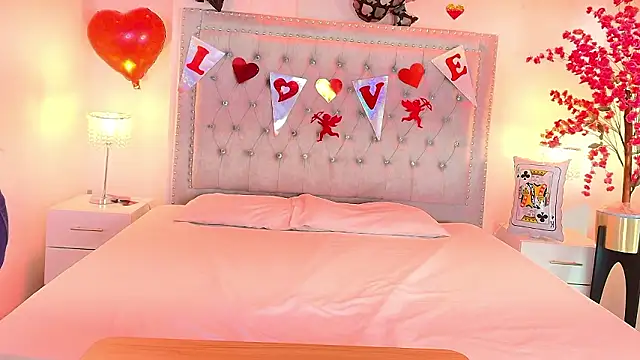 Alanna  scott online show from February 15, 3:31 am