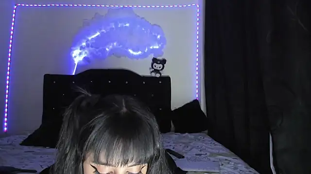  darkcandy online show from April 12, 4:59 am