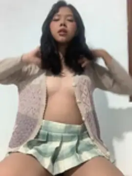 lonely lunae online show from April 6, 7:59 pm