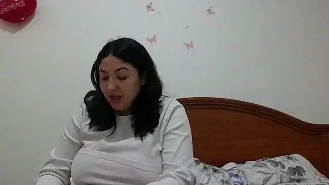 Amber Sinn online show from April 3, 9:57 pm