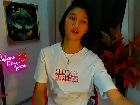 littlemikay online show from February 17, 6:13 am
