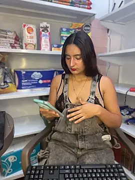 -BabyLuna online show from April 6, 12:06 pm