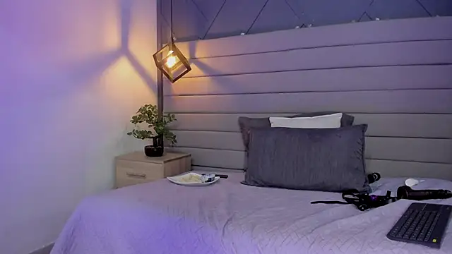 Cataleya marinn online show from March 29, 6:07 pm