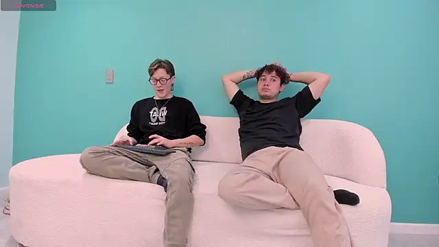 close friends online show from July 15, 2:33 pm
