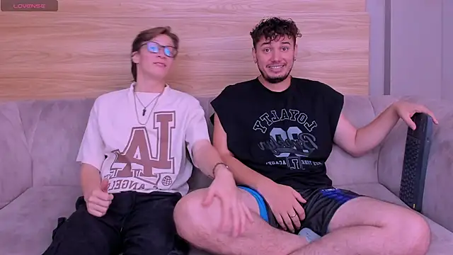 close friends online show from August 5, 2:23 pm
