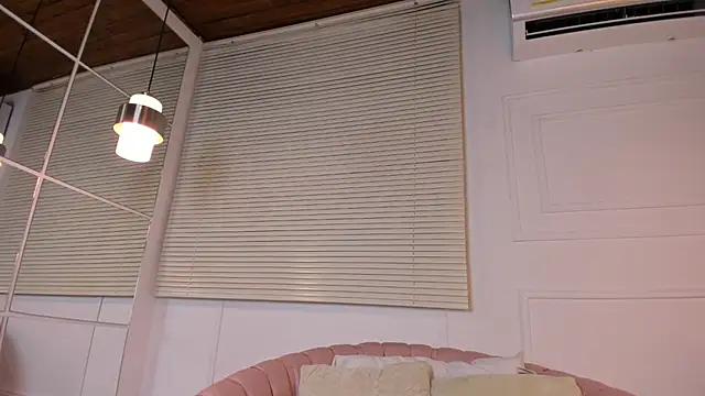 velvetnami online show from April 4, 12:04 pm