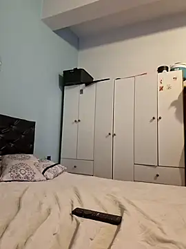 lunitacandy online show from February 18, 2:32 am