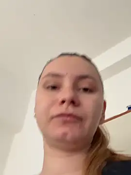 AlessiaandJay online show from April 18, 8:17 am