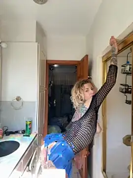 XXX2Freaks online show from June 8, 1:12 pm