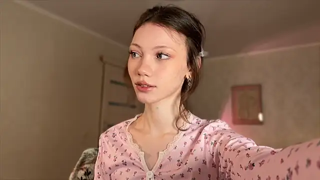 MiaPimmy online show from July 5, 4:40 am