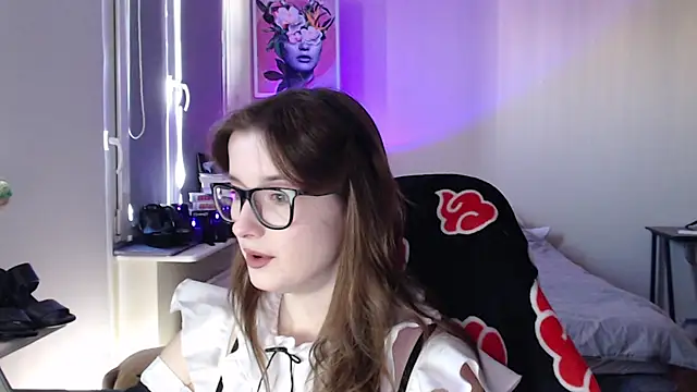 LunaXcherry online show from May 28, 4:49 pm