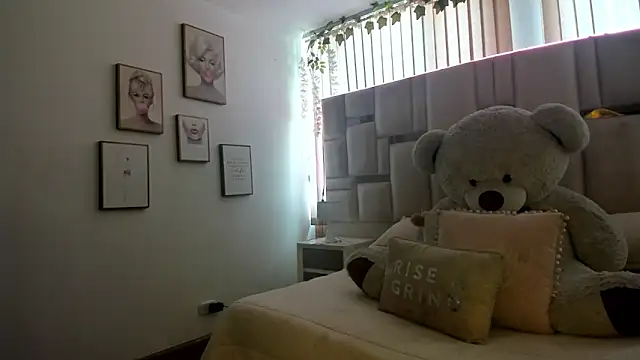 Maya-jhons online show from April 10, 1:17 pm