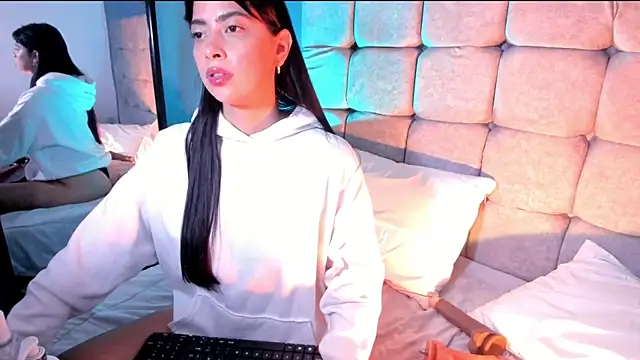 Blue Aura  online show from April 17, 9:50 pm