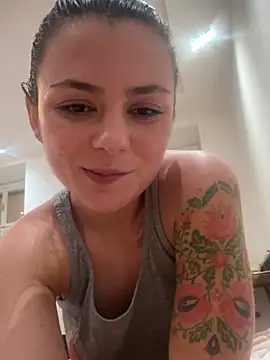 alwayshornyvivi online show from February 16, 9:14 pm