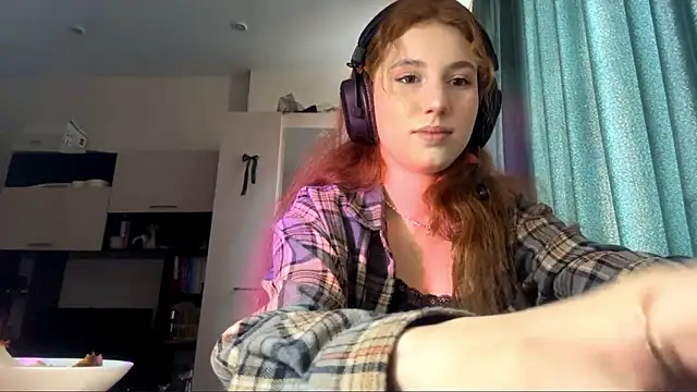 AliceCarrol online show from February 21, 11:55 am