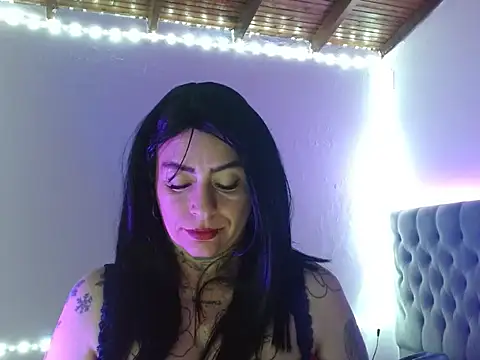 mia vantt online show from February 27, 8:52 pm