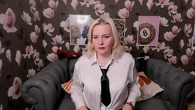 Victoria Notti online show from April 19, 11:10 am