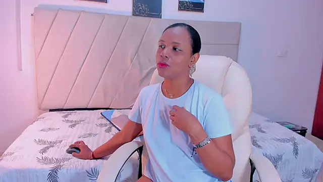 samaraa smith1 online show from April 17, 12:18 pm