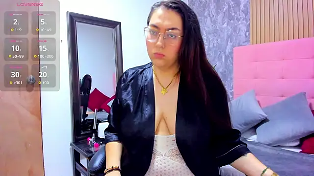 aria kai  online show from April 9, 9:31 pm