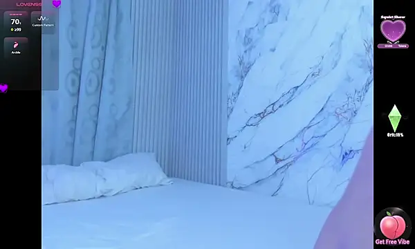 Snapshot of RaiderandRoxie1 chatting on February 27, 11:37 pm RaiderandRoxie1 online show from February 27, 11:37 pm